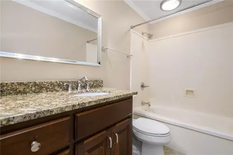 Bath - 254 Jackson Blvd, Mobile, AL 36609 photo 9 of 12