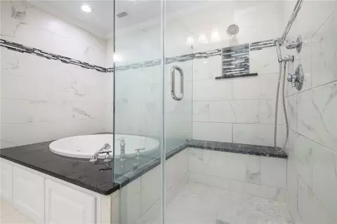 Bath - 254 Jackson Blvd, Mobile, AL 36609 photo 1 of 12