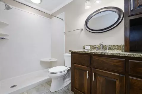 Bath - 254 Jackson Blvd, Mobile, AL 36609 photo 8 of 12