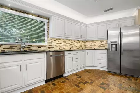 Kitchen - 254 Jackson Blvd, Mobile, AL 36609 photo 6 of 9