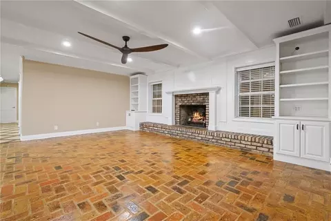 Living - 254 Jackson Blvd, Mobile, AL 36609 photo 8 of 14
