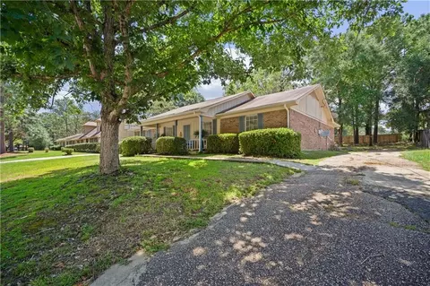 Exterior - 5225 Wilhelm Dr, Mobile, AL 36618 photo 2 of 6