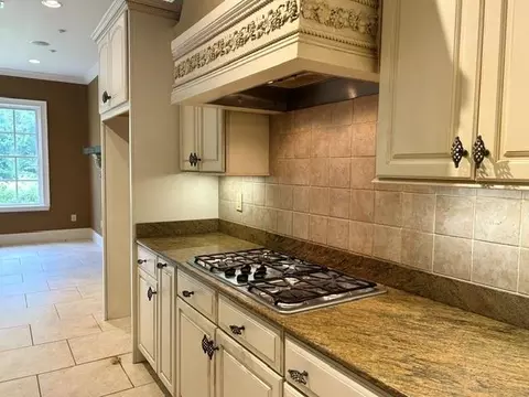 Kitchen - 7648 Berwick Ct, Mobile, AL 36695 photo 6 of 10