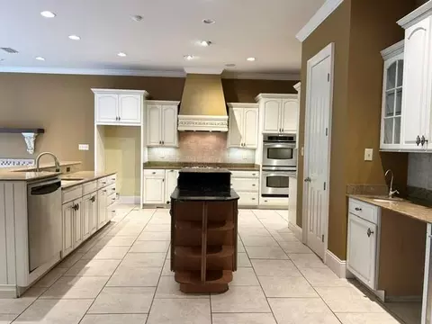 Kitchen - 7648 Berwick Ct, Mobile, AL 36695 photo 2 of 10