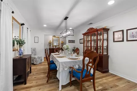 Dining - 1050 Regal Dr, Mobile, AL 36609 photo 2 of 4
