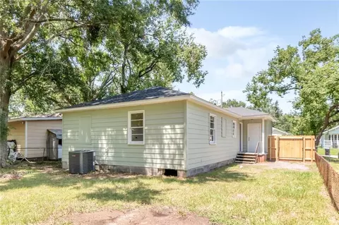Exterior - 253 10th Ave, Chickasaw, AL 36611 photo 4 of 6