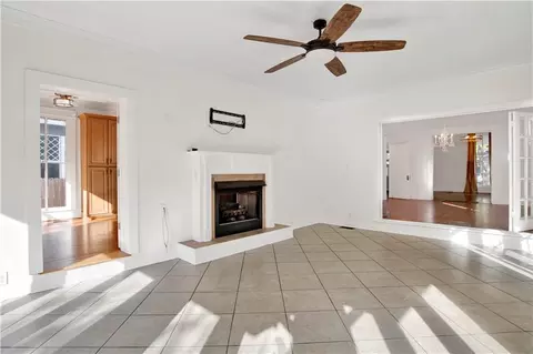 Living - 306 Georgia Ave S, Mobile, AL 36604 photo 8 of 14