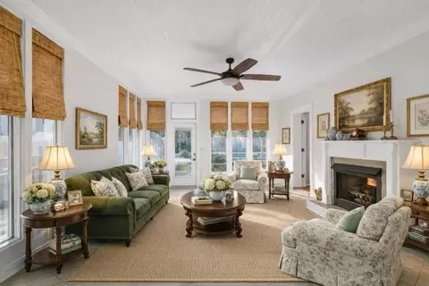 Living - 306 Georgia Ave S, Mobile, AL 36604 photo 7 of 14