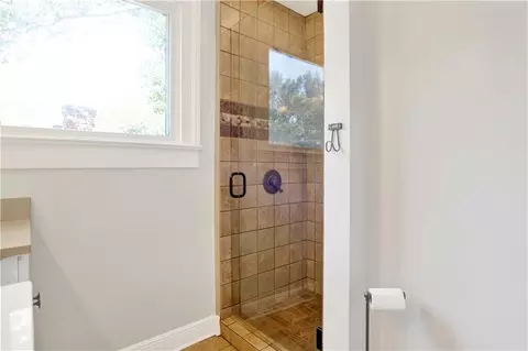 Bath - 306 Georgia Ave S, Mobile, AL 36604 photo 3 of 5