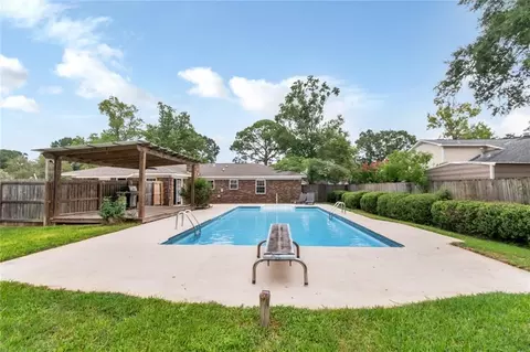 Exterior - 2300 Christopher Dr E, Mobile, AL 36609 photo 9 of 12