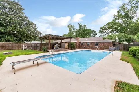 Exterior - 2300 Christopher Dr E, Mobile, AL 36609 photo 10 of 12