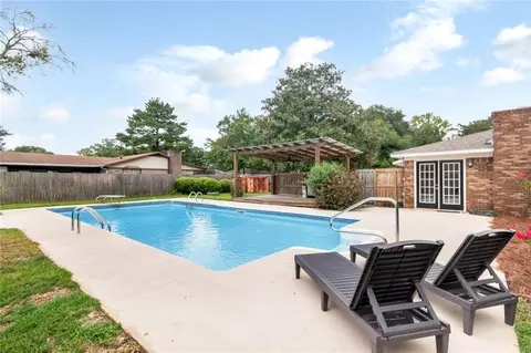 Exterior - 2300 Christopher Dr E, Mobile, AL 36609 photo 11 of 12