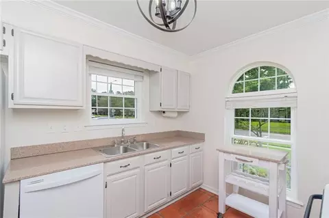 Kitchen - 2300 Christopher Dr E, Mobile, AL 36609 photo 4 of 4