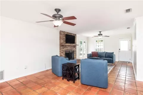 Living - 2300 Christopher Dr E, Mobile, AL 36609 photo 3 of 4