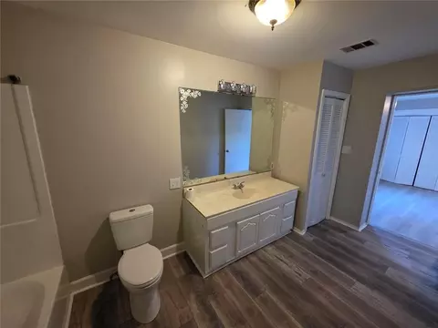 Bath - 161 10th Ave, Chickasaw, AL 36611 photo 4 of 4