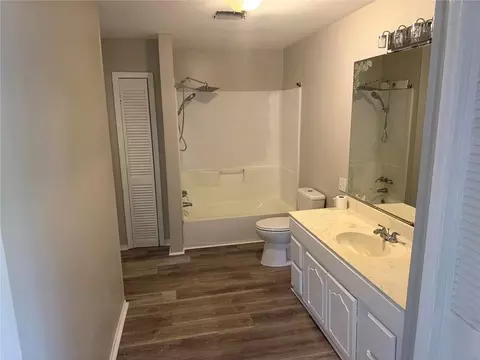Bath - 161 10th Ave, Chickasaw, AL 36611 photo 1 of 4