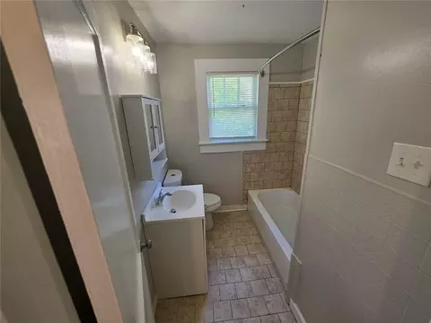 Bath - 161 10th Ave, Chickasaw, AL 36611 photo 3 of 4