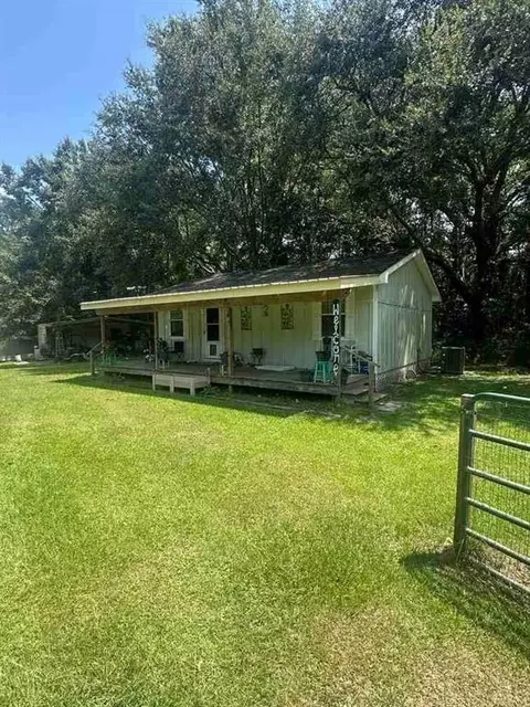 14325 Crawford Ln, Grand Bay, AL 36541