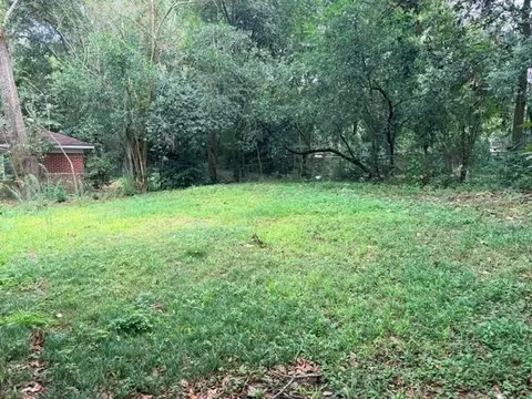 Exterior - 2459 Lilac Ave, Mobile, AL 36606 photo 2 of 5