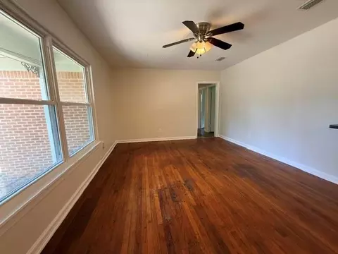 Living - 2459 Lilac Ave, Mobile, AL 36606 photo 1 of 3