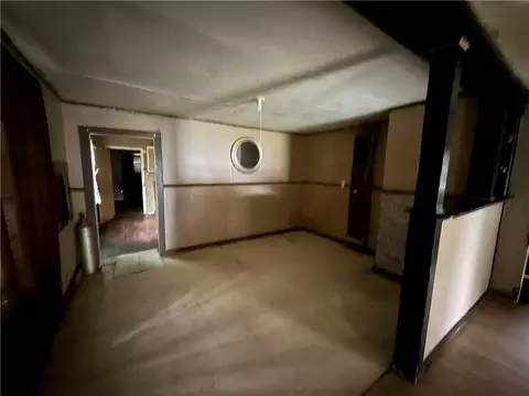 Living - 212 11th Ave, Mobile, AL 36611 photo 2 of 3