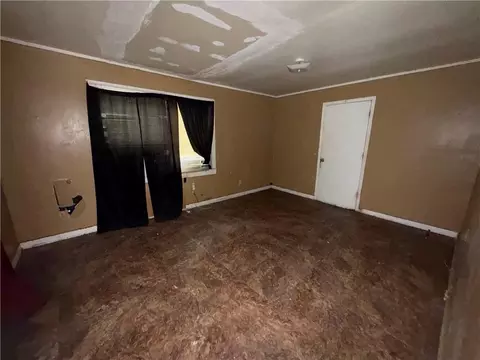 Living - 212 11th Ave, Mobile, AL 36611 photo 3 of 3