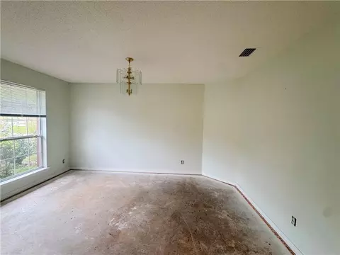 Living - 7166 Bridgemill Dr, Mobile, AL 36619 photo 2 of 4