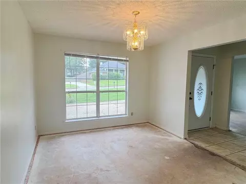 Living - 7166 Bridgemill Dr, Mobile, AL 36619 photo 3 of 4