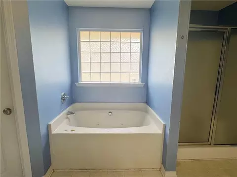 Bath - 7166 Bridgemill Dr, Mobile, AL 36619 photo 5 of 5