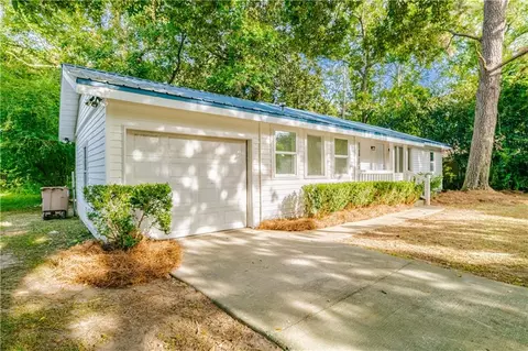 Exterior - 2125 Barron Pl, Mobile, AL 36605 photo 3 of 4