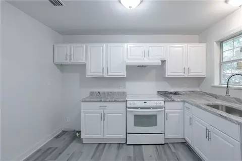 Kitchen - 2125 Barron Pl, Mobile, AL 36605 photo 1 of 2