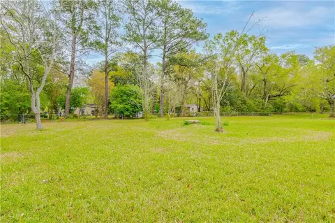Exterior - 2111 Johns Ln, Mobile, AL 36605 photo 7 of 7