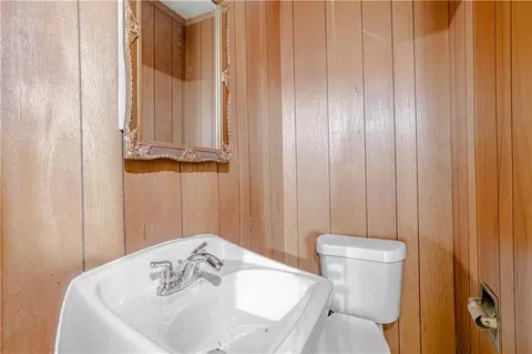 Bath - 2111 Johns Ln, Mobile, AL 36605 photo 3 of 4