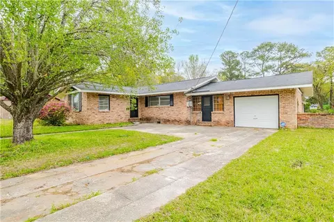 Exterior - 2111 Johns Ln, Mobile, AL 36605 photo 2 of 7