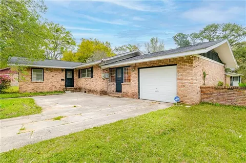 Exterior - 2111 Johns Ln, Mobile, AL 36605 photo 3 of 7
