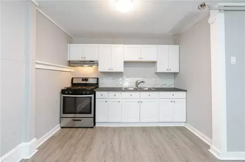 Kitchen - 302 Michigan Ave, Mobile, AL 36604 photo 11 of 11