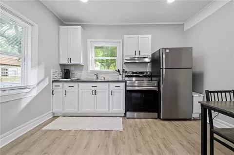 Kitchen - 302 Michigan Ave, Mobile, AL 36604 photo 1 of 11