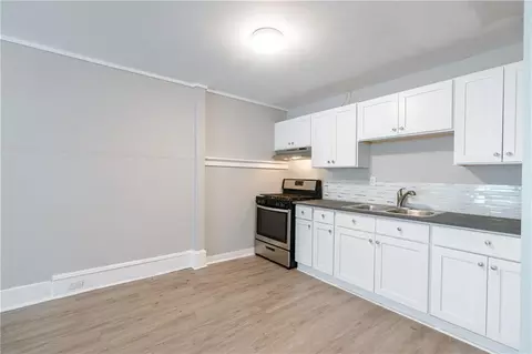 Kitchen - 302 Michigan Ave, Mobile, AL 36604 photo 9 of 11