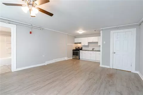 Living - 302 Michigan Ave, Mobile, AL 36604 photo 8 of 9