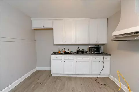 Kitchen - 302 Michigan Ave, Mobile, AL 36604 photo 7 of 11