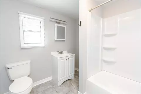 Bath - 302 Michigan Ave, Mobile, AL 36604 photo 14 of 14