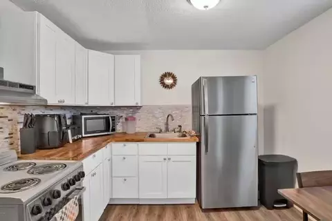 Kitchen - 302 Michigan Ave, Mobile, AL 36604 photo 4 of 11