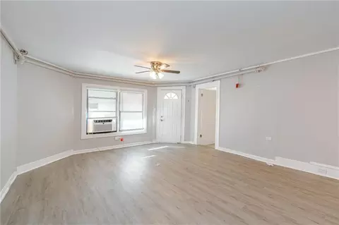 Living - 302 Michigan Ave, Mobile, AL 36604 photo 6 of 9