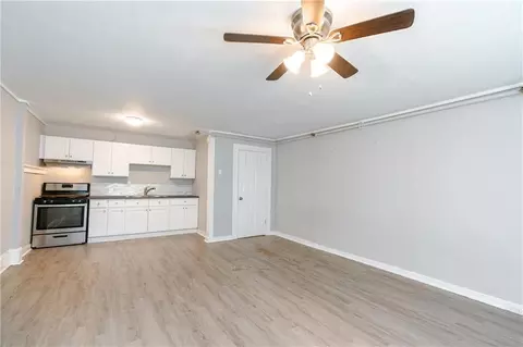 Living - 302 Michigan Ave, Mobile, AL 36604 photo 9 of 9