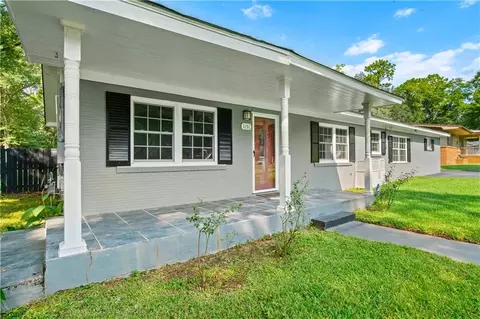 Exterior - 1151 Ridgewood Dr, Mobile, AL 36608 photo 2 of 9