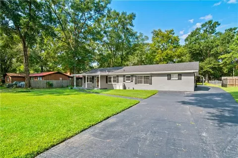 Exterior - 1151 Ridgewood Dr, Mobile, AL 36608 photo 1 of 9