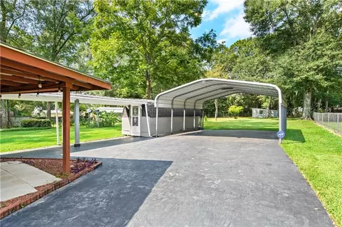 Exterior - 1151 Ridgewood Dr, Mobile, AL 36608 photo 6 of 9