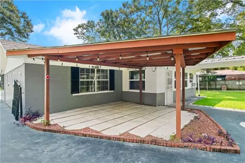 Exterior - 1151 Ridgewood Dr, Mobile, AL 36608 photo 5 of 9