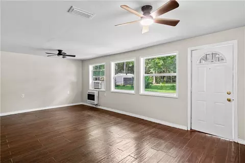 Living - 1151 Ridgewood Dr, Mobile, AL 36608 photo 8 of 8