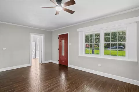 Living - 1151 Ridgewood Dr, Mobile, AL 36608 photo 1 of 8